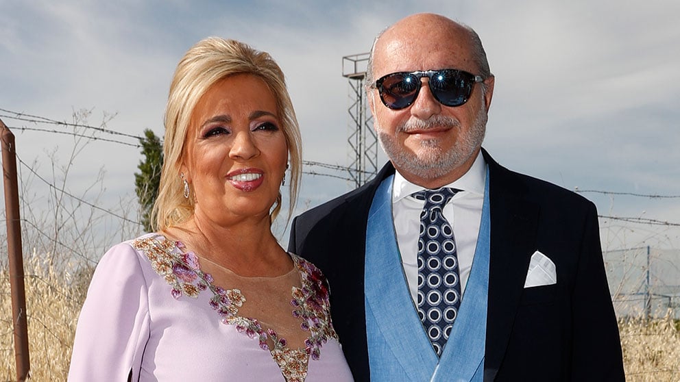 Carmen Borrego en la boda de Belén Esteban junto a su marido, José Carlos / Gtres