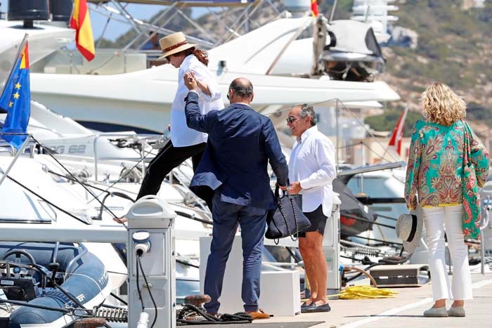 Ana Rosa Quintana y su marido disfrutando de las vacaciones del verano de 2019 / GTRES