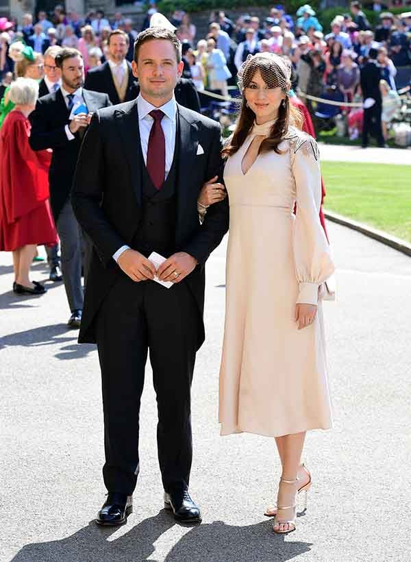 Patrick J. Adams y su mujer durante la boda de Harry y Meghan / GTRES
