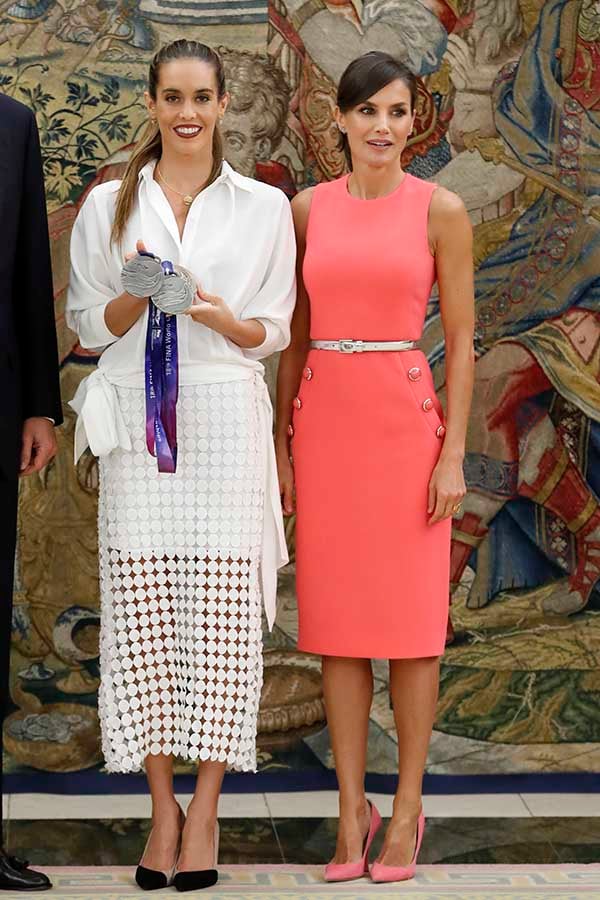 Doña Letizia durante su encuentro con la nadadora Ona Carbonell / GTRES