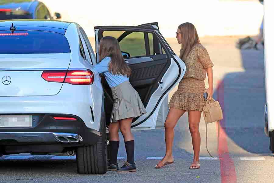 Paula Echevarría acompañando a su hija en su primer día de colegio / GTRES