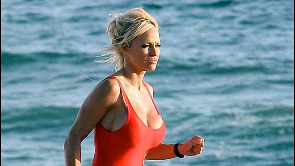 Pamela Anderson en ‘Los vigilantes de la playa’ / Gtres