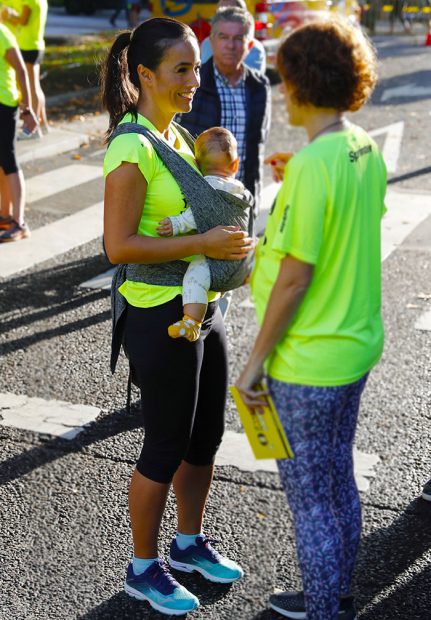 Bego&ntilde;a Villac&iacute;s ha acudido con su hija In&eacute;s a la carrera de las 'malasmadres' / Gtres