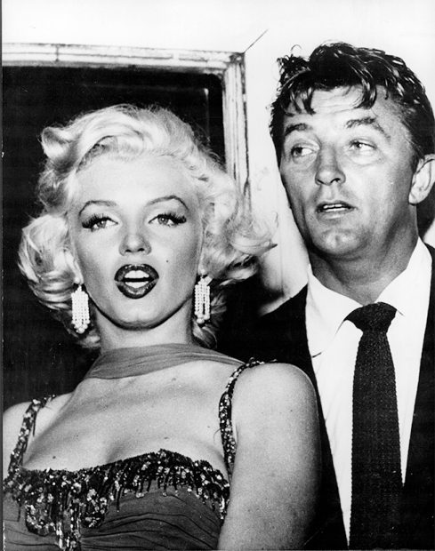 Marilyn Monroe y Robert Mitchum 