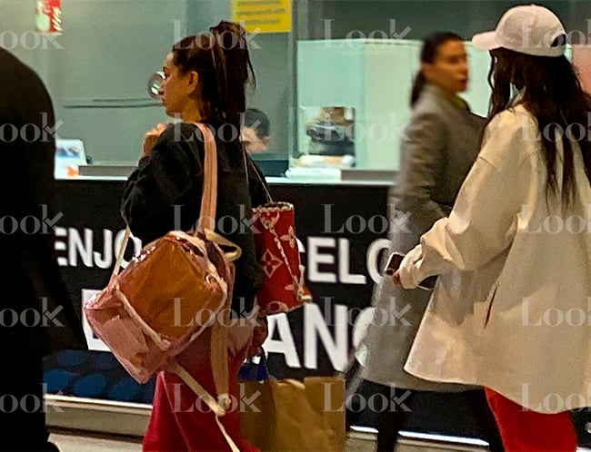 Rosalía en el aeropuerto de Barcelona / LOOK