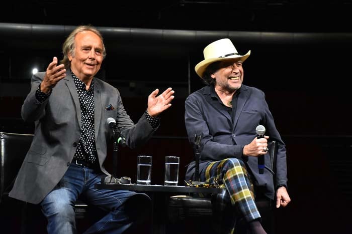 Los cantantes Joan Manuel Serrat y Joaquín Sabina durante durante la promoción de su gira 'No hay dos Sin tres' / Gtres