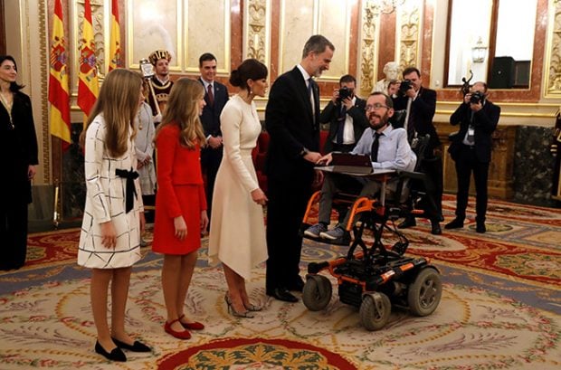 Pablo Echenique, Familia Real Española