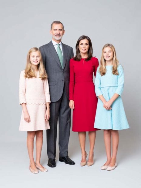 princesa Leonor e infanta Sofía, rey Felipe, reina Letizia,