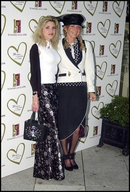 Cristina de Borb&oacute;n junto a su madre en una imagen de archivo / GTRES