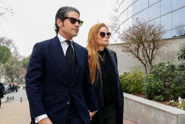 Olivia de Borb&oacute;n, Juli&aacute;n Porras
