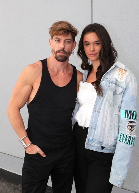 Actor Adrian Lastra y su novia Clara Chain en la final de 'MQB All Stars'/Gtres