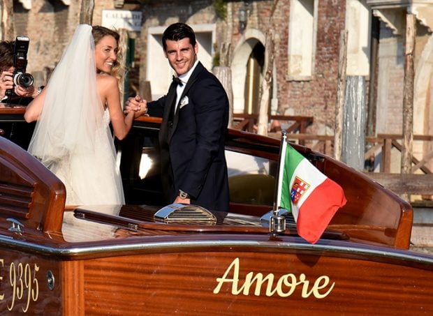 Alice Campello y &Aacute;lvaro Morata en su boda de Venecia en 2017 / GTres 