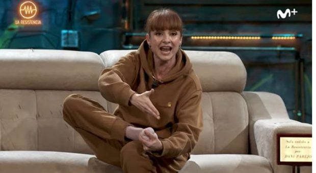Najwa Nimri contando el contenido de la caja de La Resistencia/Movistar+