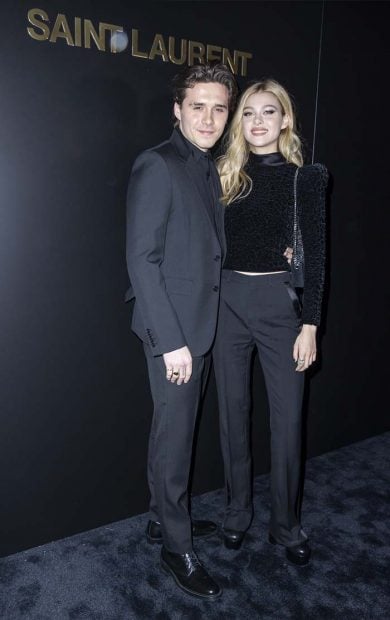 Brooklyn y su novia Nicola Peltz en el photocall de un evento / GTres