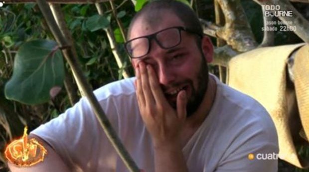 José Antonio Avilés hundido dentro de la isla / Telecinco