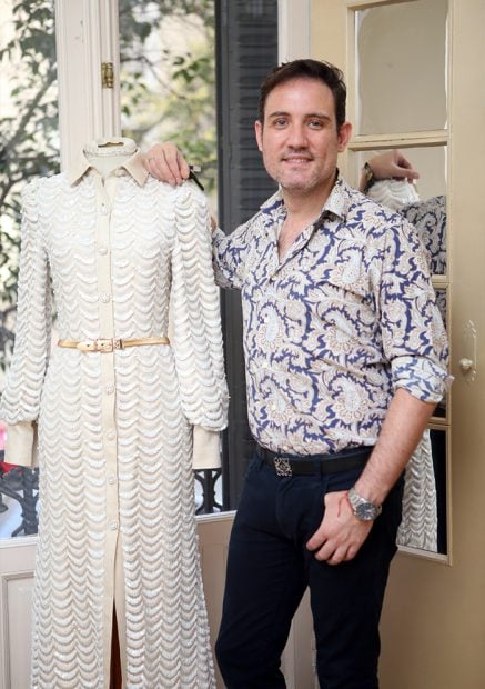 Emilio Salinas con un vestido de boda. Imagen de archivo / GTres