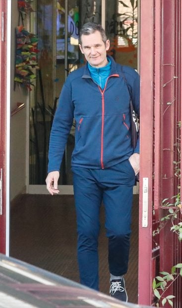 El exjugador de balonmano vestido de chandal yendo a la calle / GTres