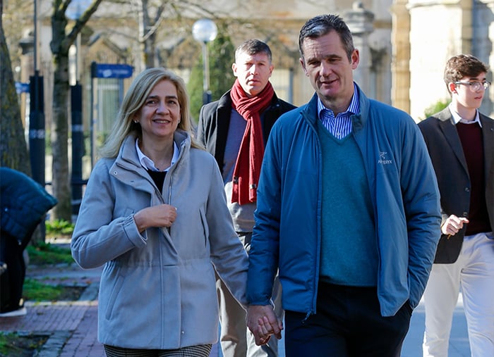 I&ntilde;aki Urdangarin y su esposa la infanta Cristina disfrutando por las calles de Vitoria / GTres