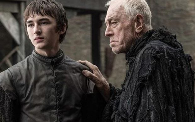 Max Von Sydow en el papel de Cuervo de tres ojos en 'Juego de Tronos' hablando con Bran Stark / 'Juego de Tronos'