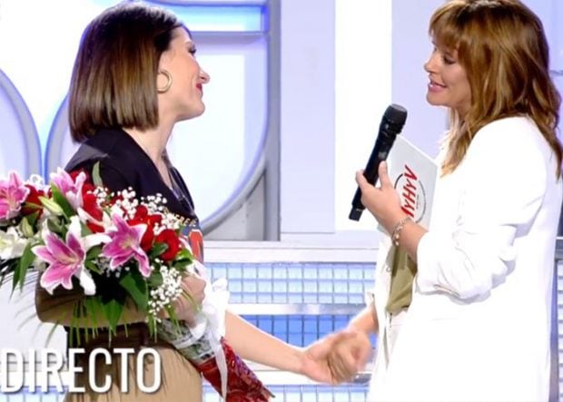 To&ntilde;i Moreno y Nagore Robles en la vuelta de la andaluza a los plat&oacute;s despu&eacute;s de dar a luz / Telecinco