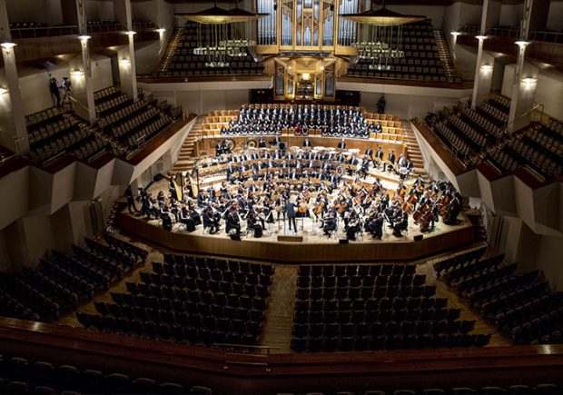 El concierto 'In memoriam' homenaje a las v&iacute;ctimas del terrorismo se represent&oacute; a puerta cerrada en el Auditorio Nacional / GTres