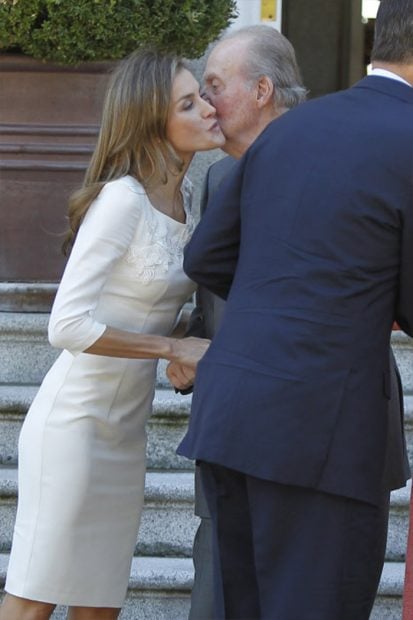 Como protocolo, siempre hemos visto a do&ntilde;a Letizia y el rey em&eacute;rito muy cordiales el uno con el otro / GTRES