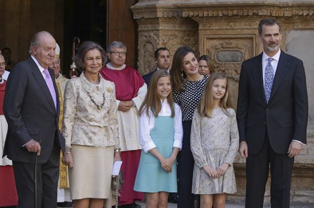 Aquel acto a la salida de la misa de Pascua de Resurrecci&oacute;n en Palma, donde salt&oacute; el rifirrafe entre do&ntilde;a Sof&iacute;a y do&ntilde;a Letizia / GTRES