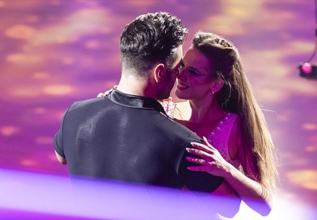Yana Olina y David Bustamante estuvieron muy compenetrados durante todo el programa de baile, que les acabó uniendo / GTRES