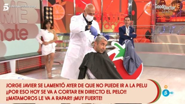 Kiko Matamoros ha sido el colaborador que le ha rapado el pelo a Jorge Javier V&aacute;zquez / Imagen de Telecinco 