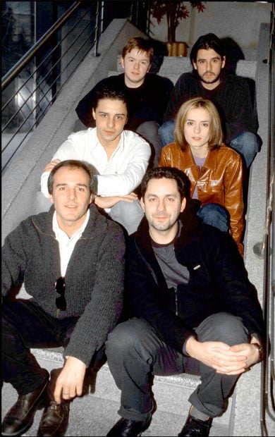 Varios de los protagonistas de 'Compa&ntilde;eros' durante la promoci&oacute;n de la pel&iacute;cula en 2001. Imagen de archivo / GTRES