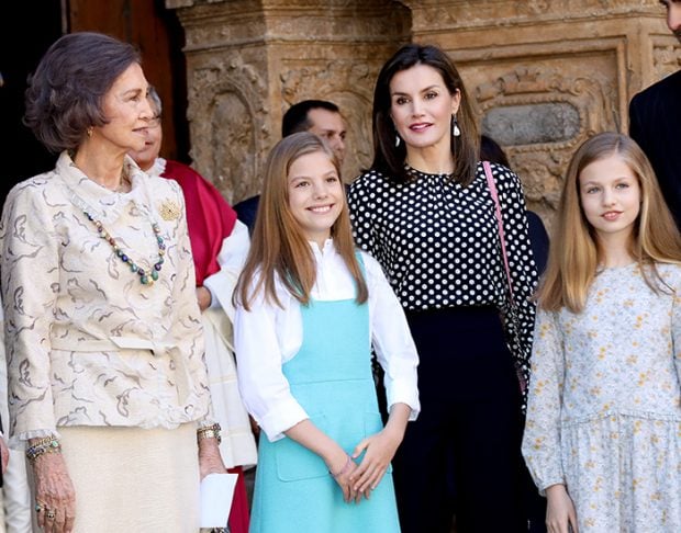 El pol&eacute;mico bolso rosa de Letizia de 800 euros tiene una versi&oacute;n low cost en Bershka