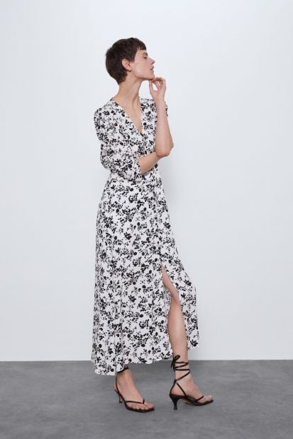 La reina Letizia marca estilo con estas prendas low cost de Zara