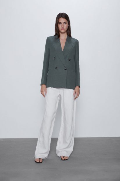 El mejor blazer de temporada y rebajado est&aacute; en Zara