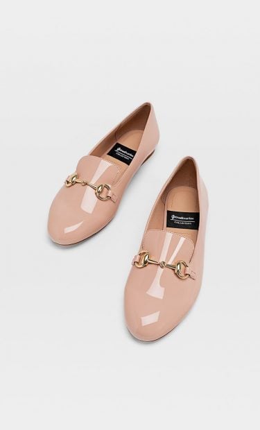 5 zapatos planos de Stradivarius valen menos de 30 euros y son ideales