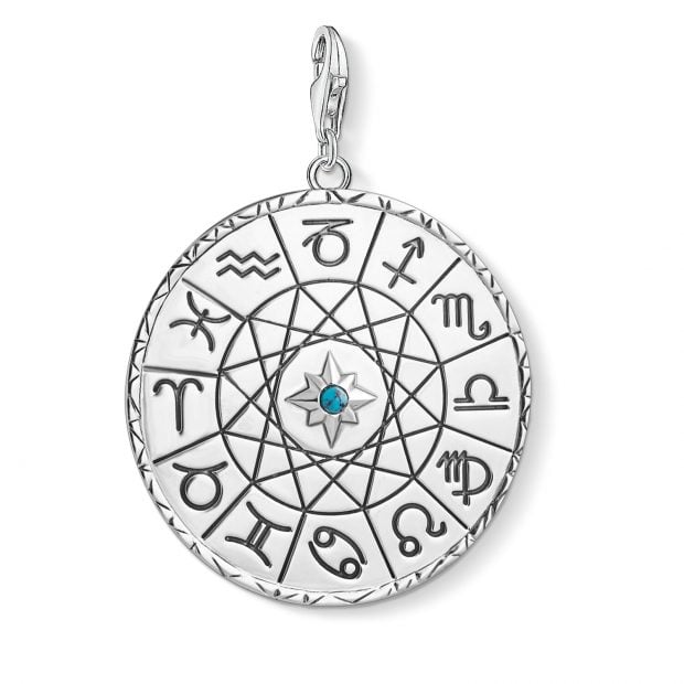 El colgante de Meghan Markle de los signos del zod&iacute;aco disponible por 100&euro;