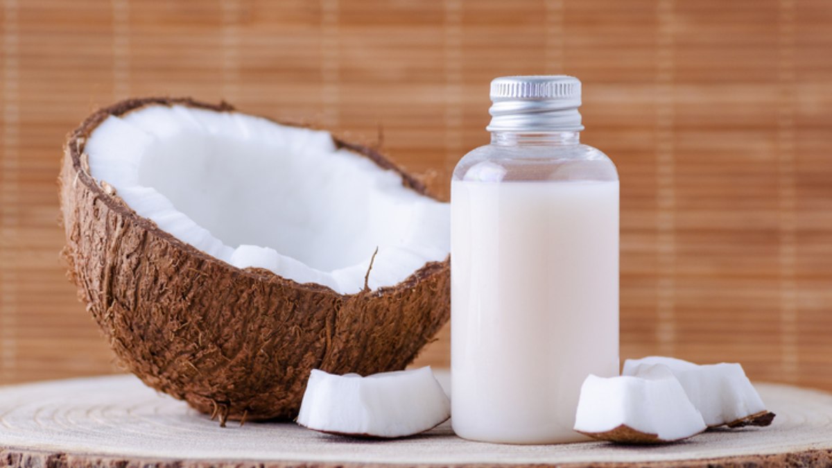 Crema de coco con almidón para alisar el cabello
