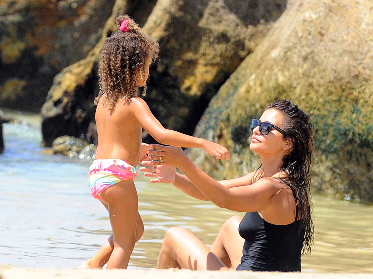 M&oacute;nica Cruz y su hija en una imagen de archivo / GTRES