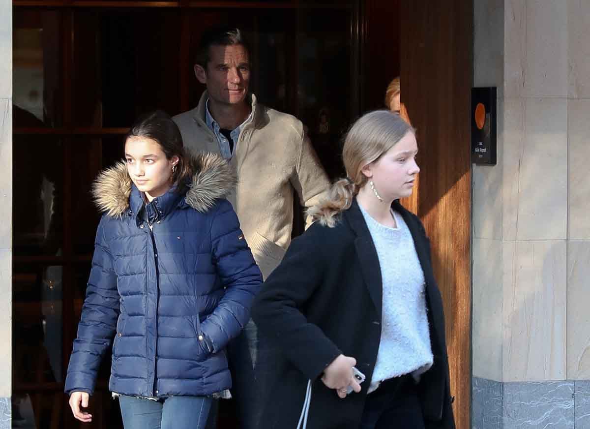 Irene Urdangarin junto a su padre en feberero de 2020, durante el último permiso penitenciario de Iñaki / GTRES