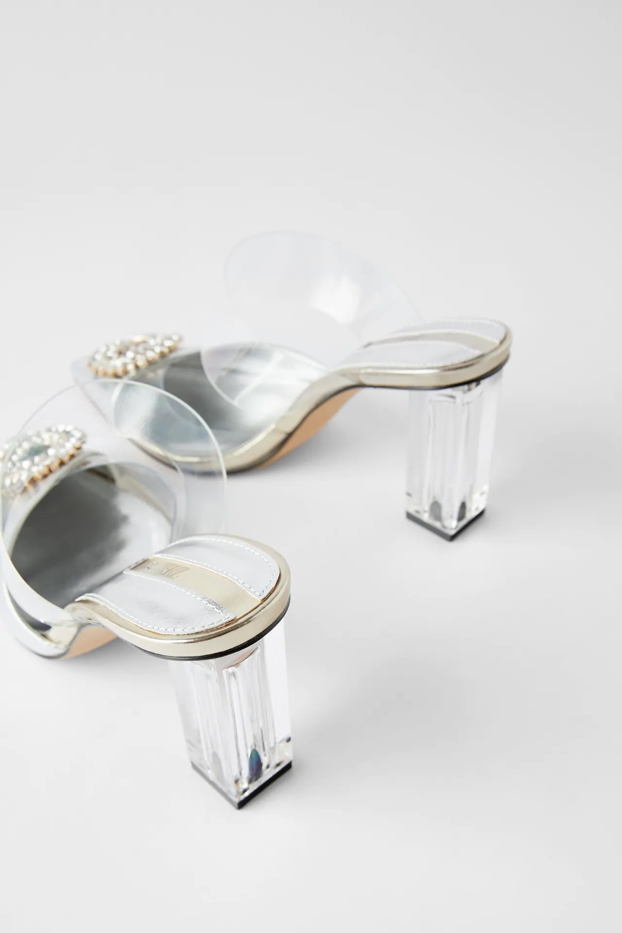 Zara tiene los zapatos con los que Carrie Bradshaw recorrería Nueva York