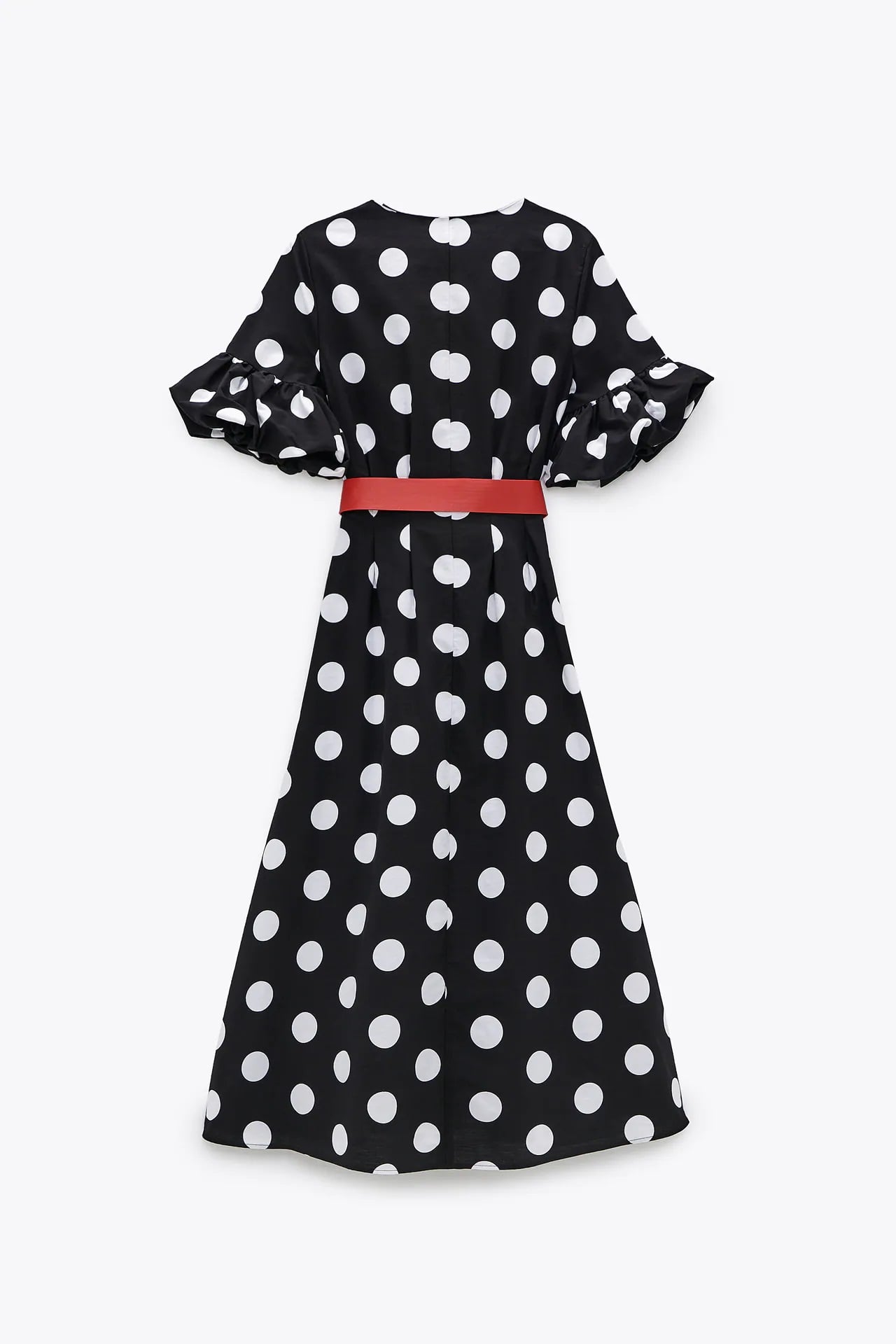 Zara tiene el vestido de topos con el que se podría ver a Letizia en breve por Andalucía