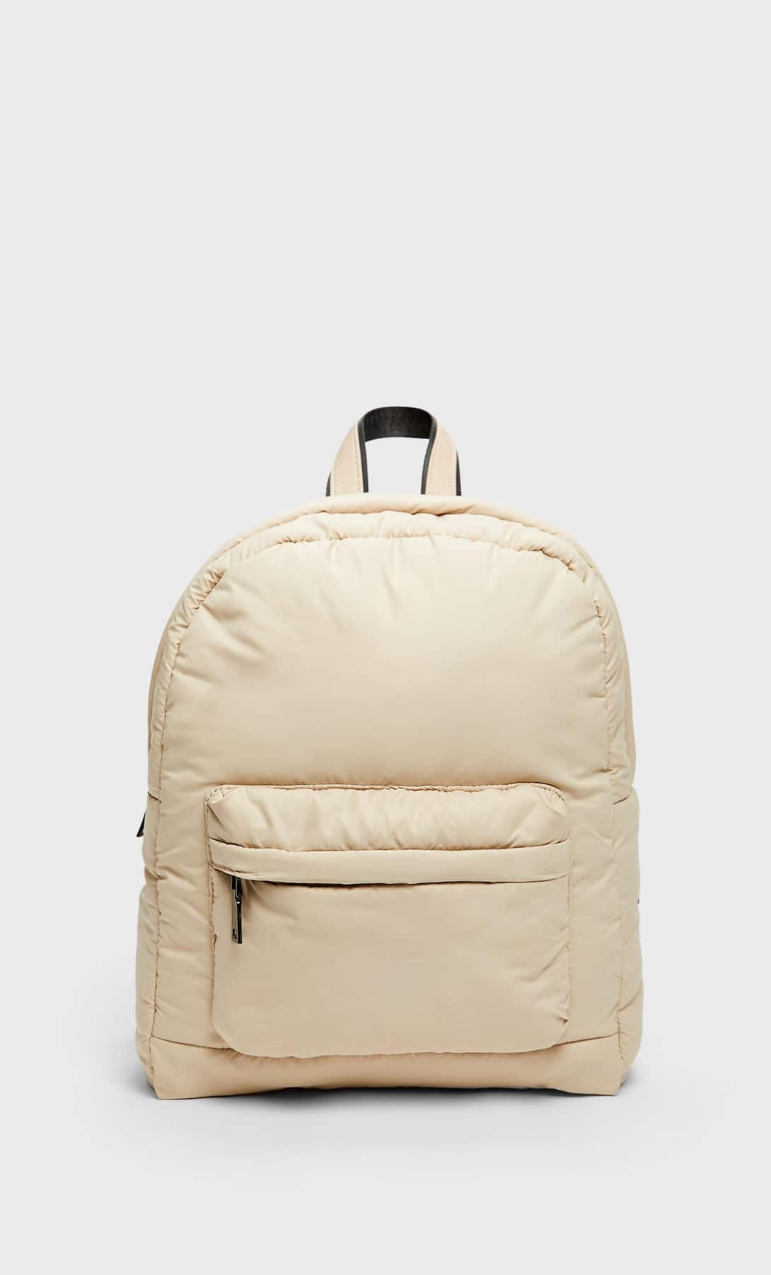 Rebajas Stradivarius: Mochilas por 9,99 son perfectas para vivir un verano activo, ir a la oficina o a clase con estilo