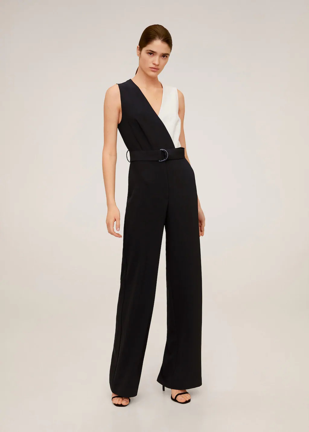 Este es el mono de Mango m&aacute;s c&oacute;modo y elegante que puedes tener por 19,99 euros