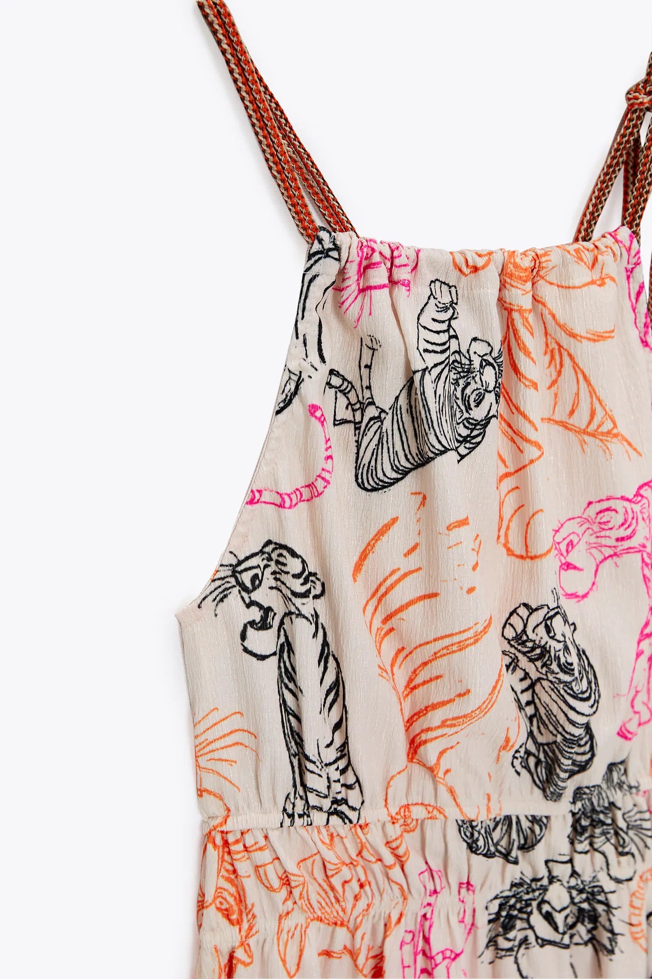 Lo mejor de la edici&oacute;n especial de Disney de Zara es este vestido midi de &lsquo;El libro de la selva&rsquo;
