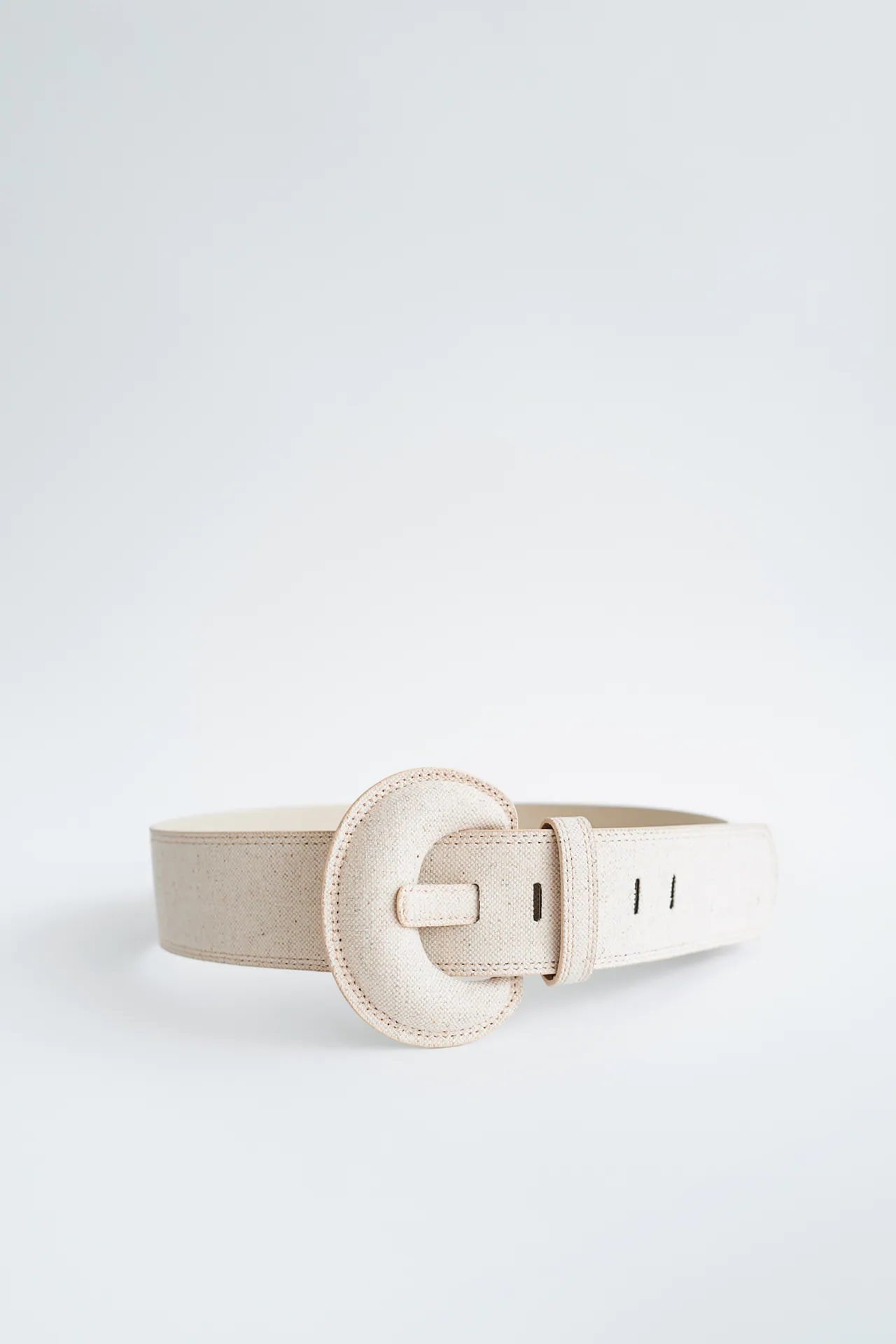 Estiliza tu figura al momento con estos cinturones de Zara