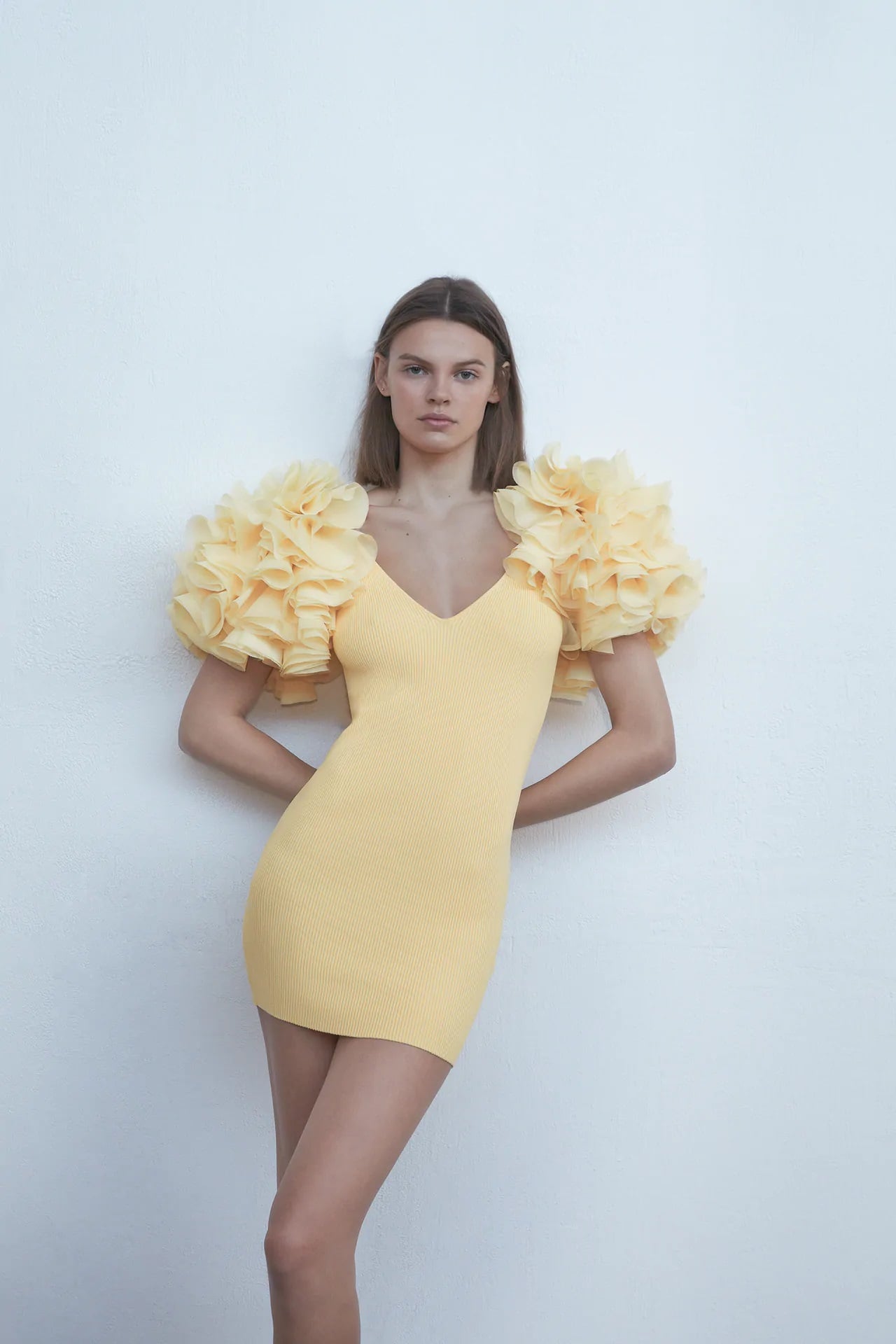Este es el vestido de Zara que hubiera llevado Carrie Bradshaw por las calles de Paris