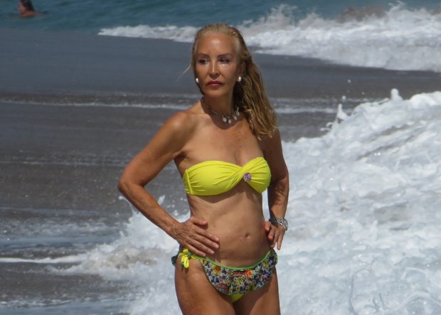 Carmen Lomana