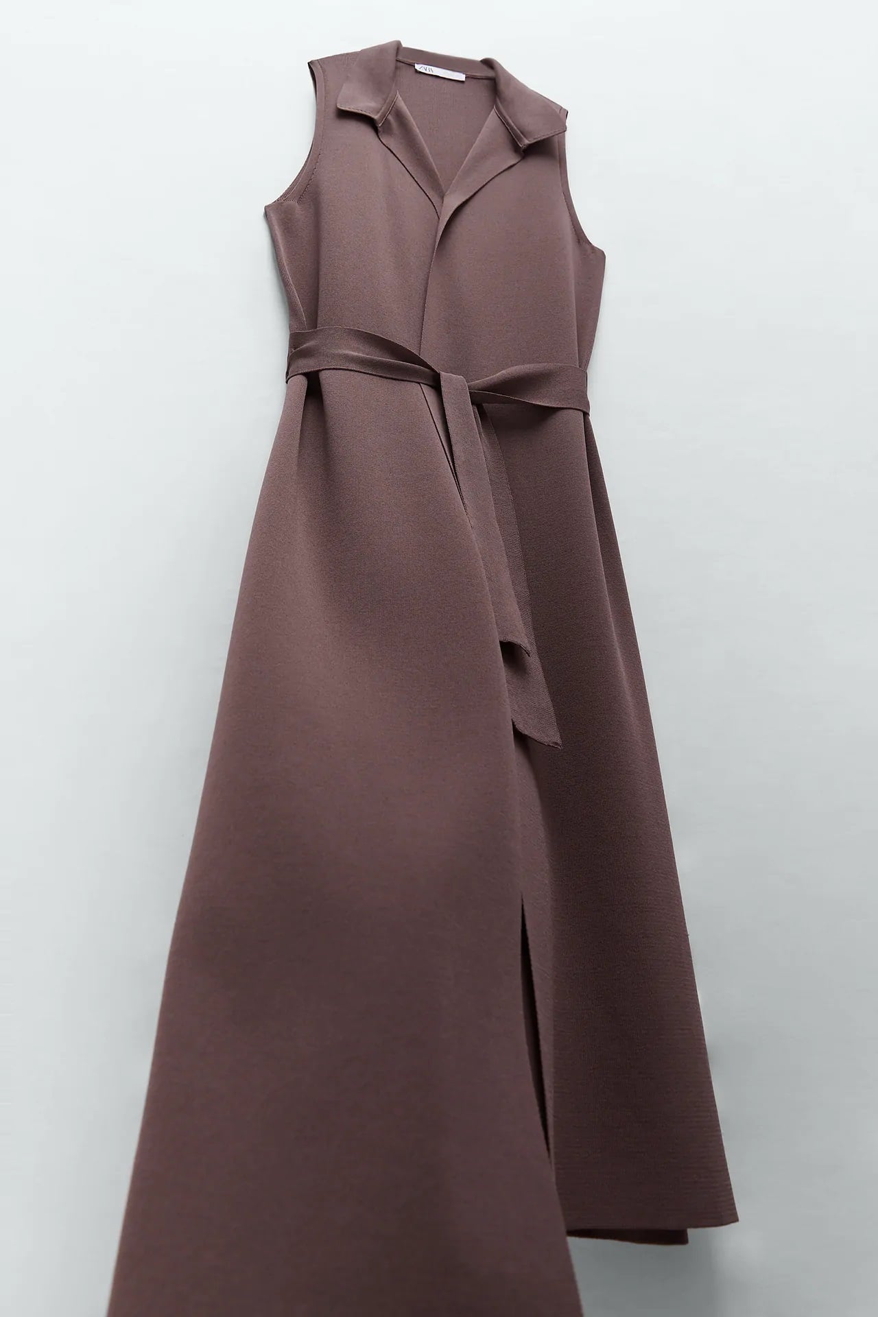 Este es el chaleco largo de Zara que marcar&aacute; estilo en oto&ntilde;o y te servir&aacute; de vestido en verano