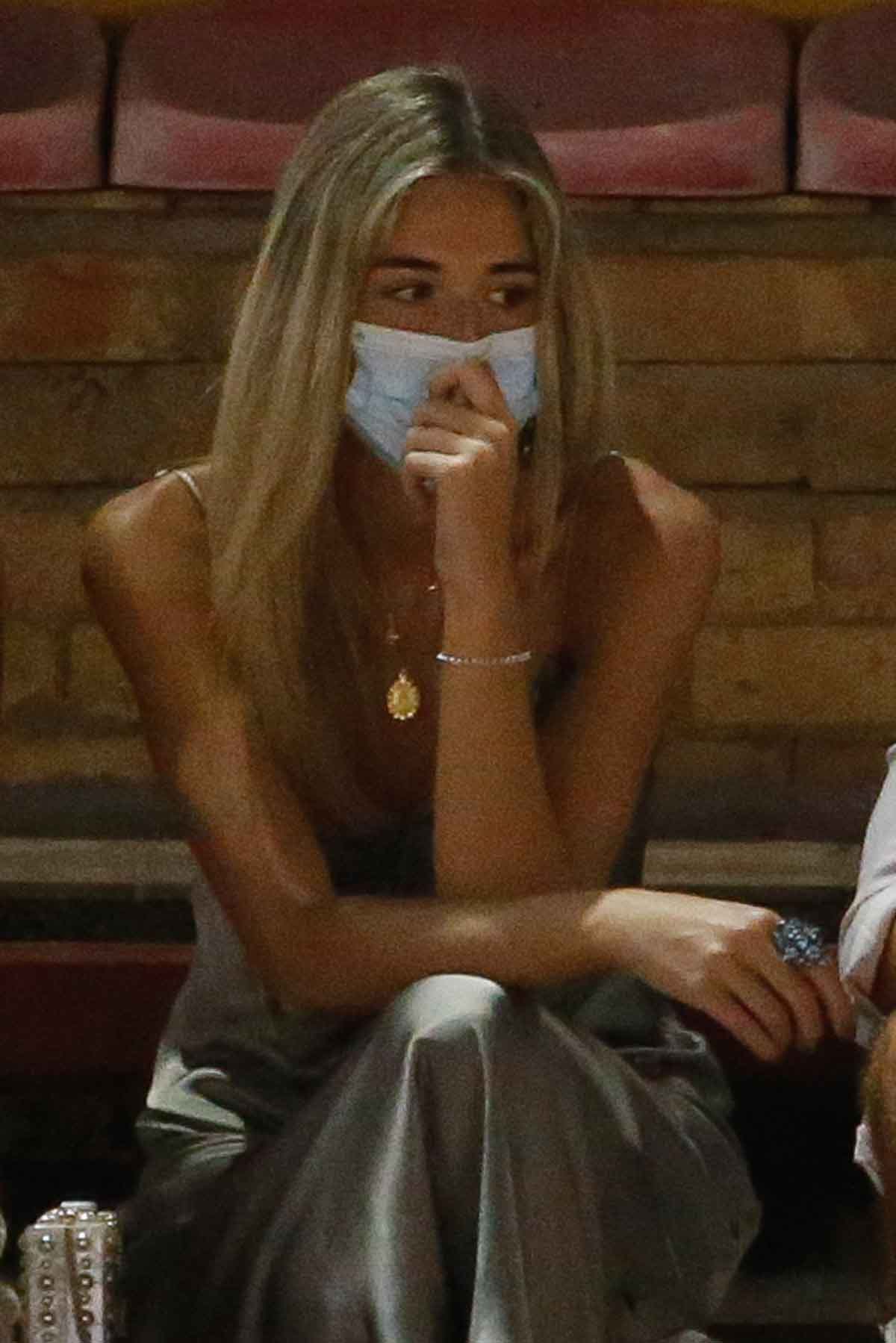 Ana Soria acudi&oacute; a la plaza de toros de Huelva para ver a Enrique Ponce / GTRES