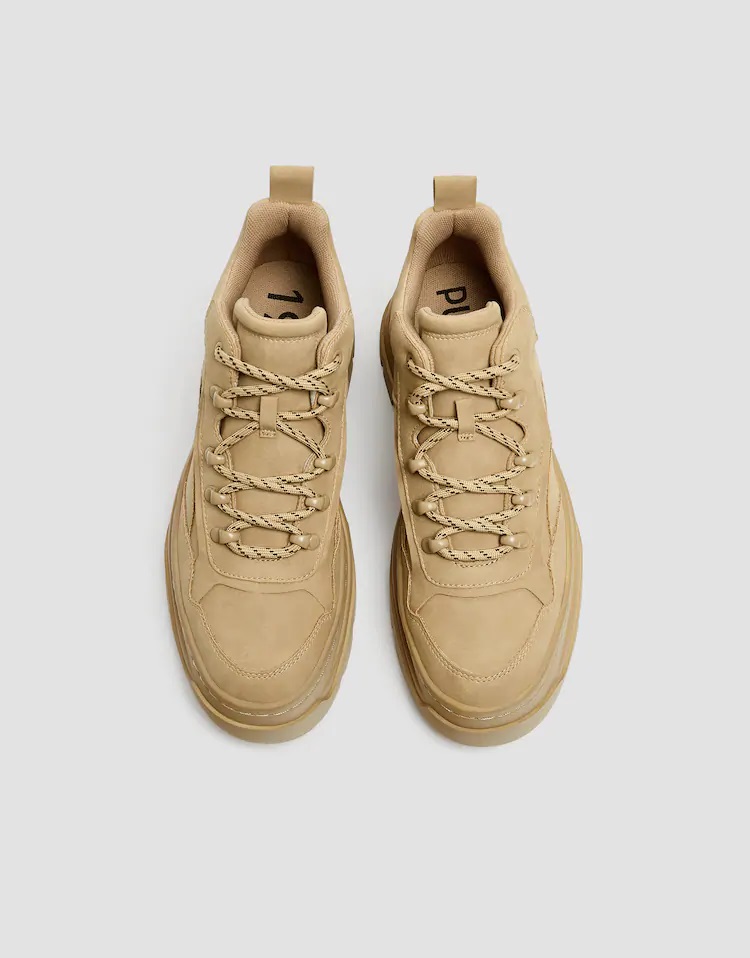 El bot&iacute;n deportivo de Pull&Bear de rebajas perfecto para el oto&ntilde;o, c&oacute;modo y pr&aacute;ctico