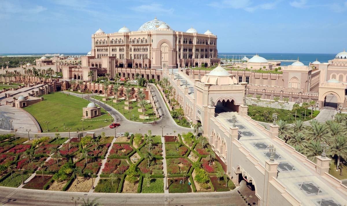 Imagen a&eacute;rea del Hotel Emirates Palace, en el que estar&iacute;a alojado el rey Juan Carlos / GTRES